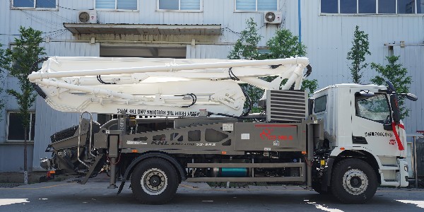 如果泵車在泵送狀態(tài)下遇到堵塞問(wèn)題，該怎么解決？